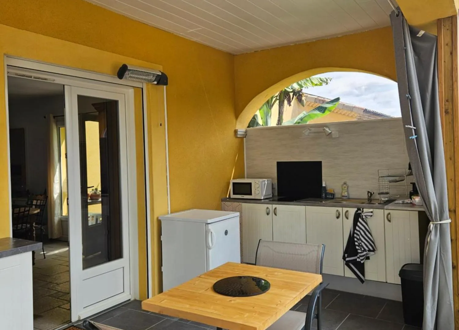 Appartement Avec Piscine Et Spa Privas